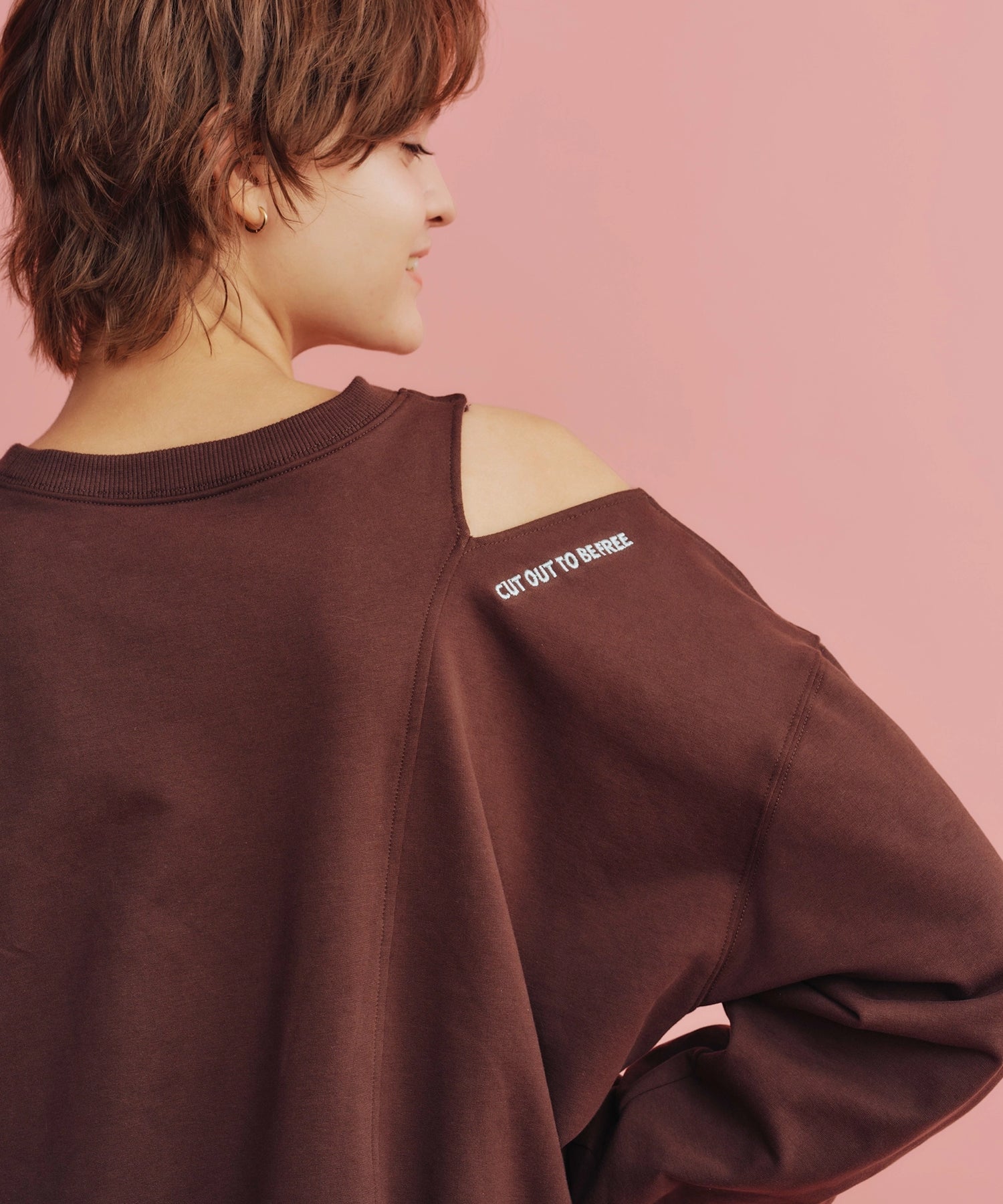 Cutout Shoulder Sweatshirt | カットアウト スウェット トップス Lazy Styles | Official Online Store